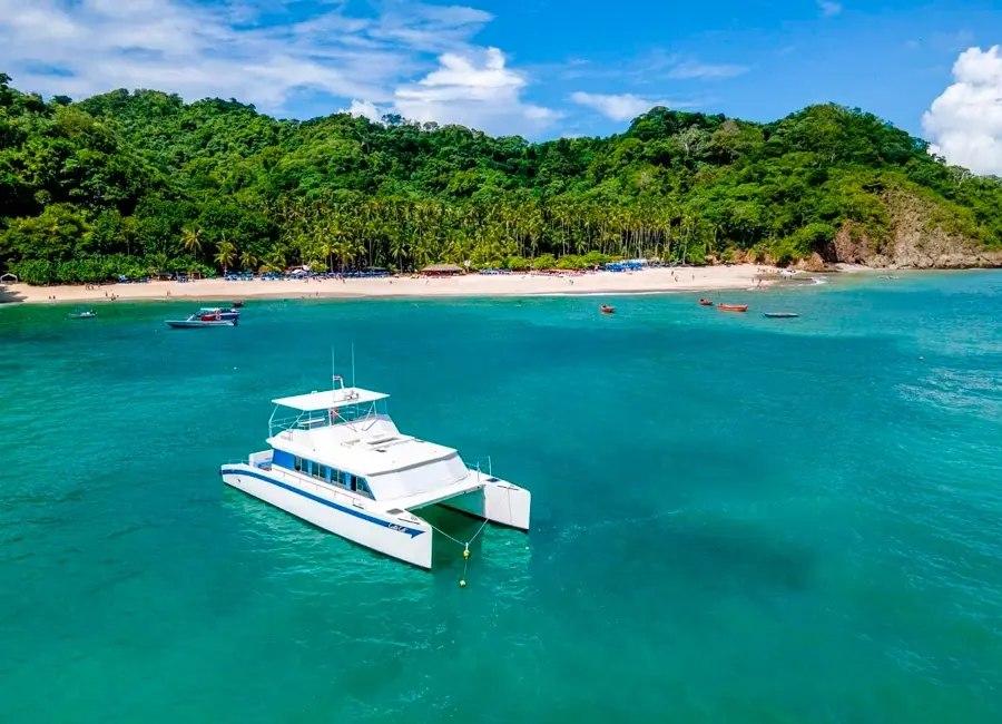 catamaran playas del coco 