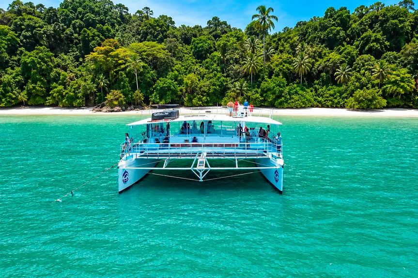 catamaran flamingo costa rica